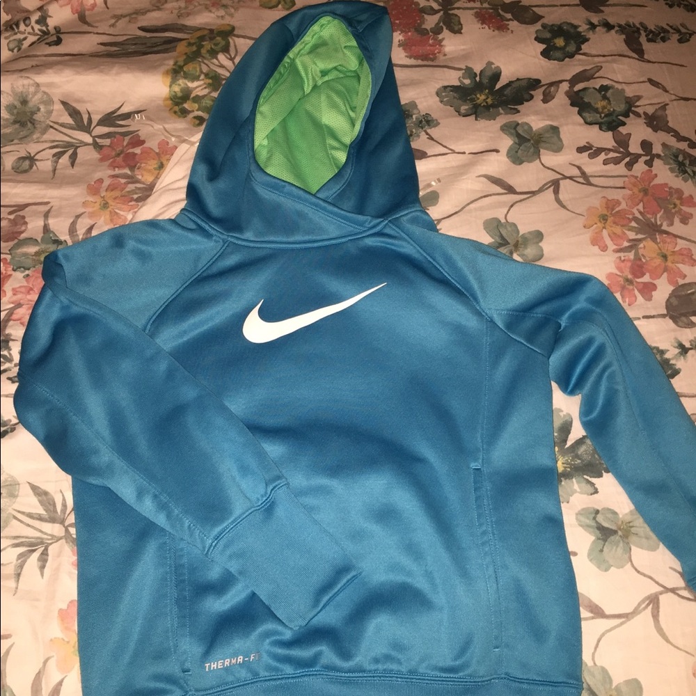 Nike therma-fit hoodie